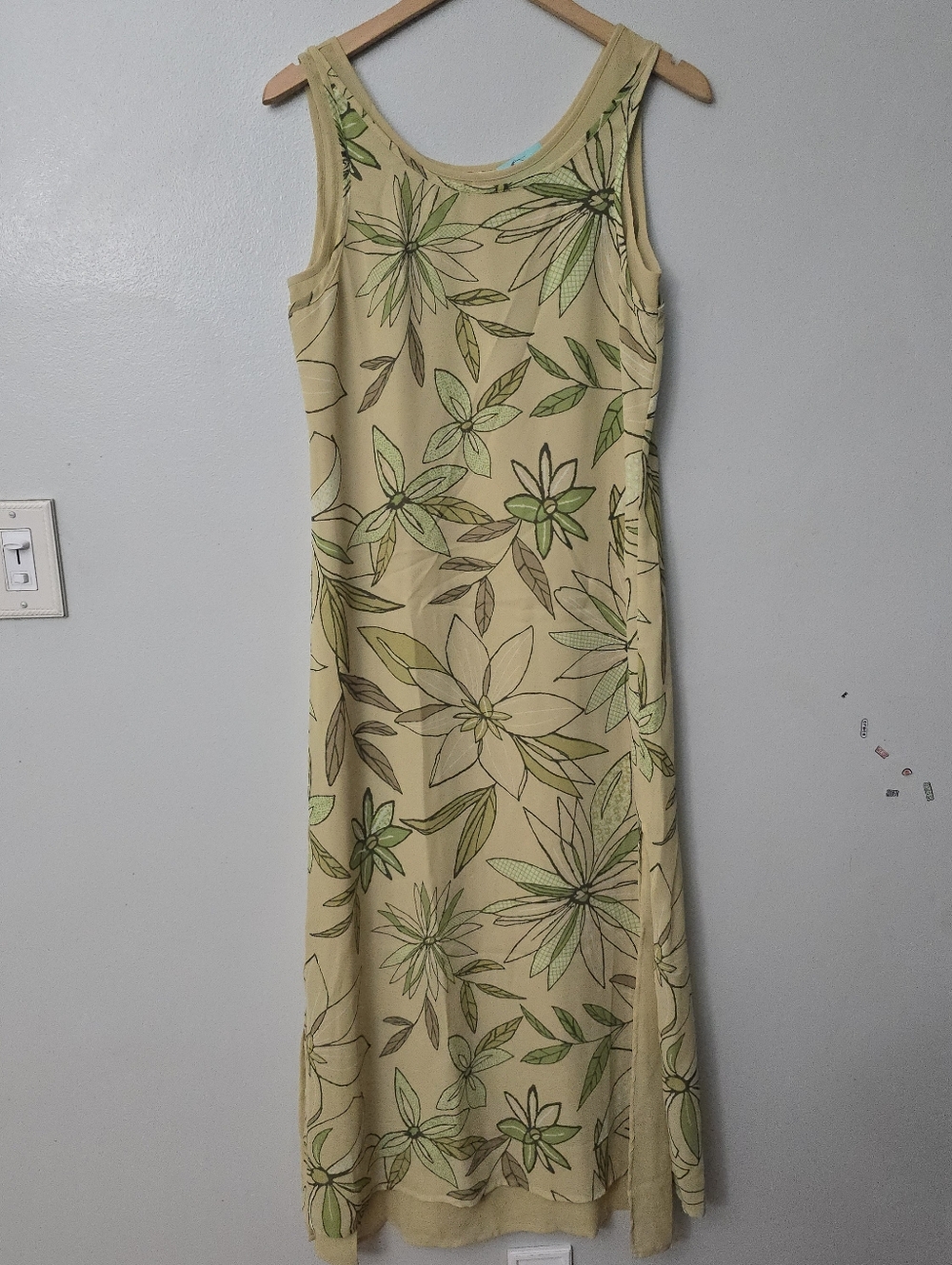 Sleeveless vintage Floral Maxi Dress in Pale Yellow and Green sz 6